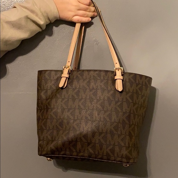 Michael Kors purse - Picture 2 of 6